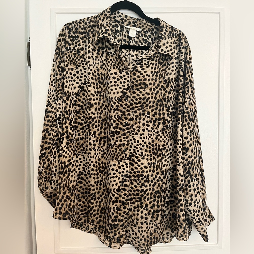 Oversize Cheetah Button Down Blouse (XL)